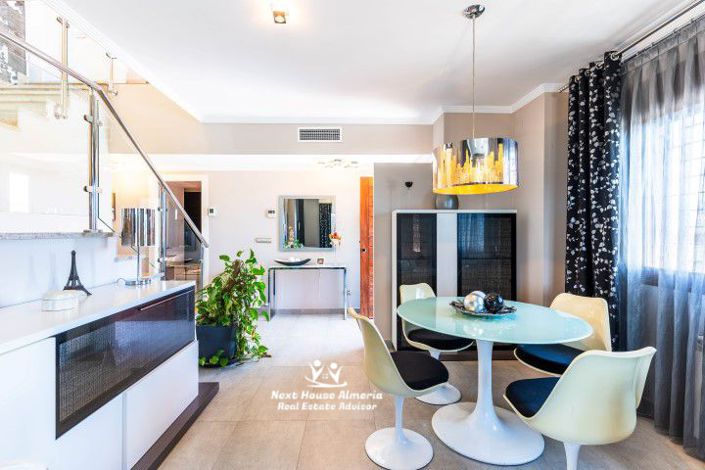 Image No.7-4 Bed Villa for sale