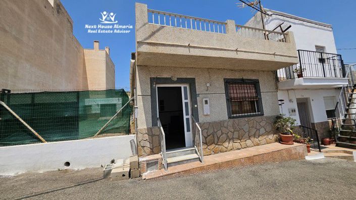 Image No.17-3 Bed Townhouse for sale