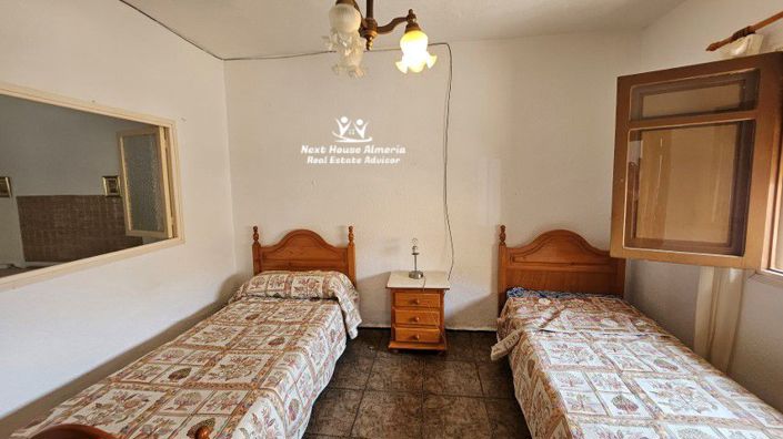 Image No.19-3 Bed Townhouse for sale