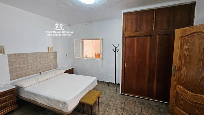 Image No.27-3 Bed Townhouse for sale