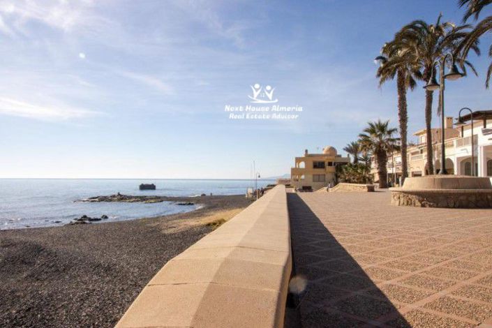 Image No.4-3 Bed Townhouse for sale