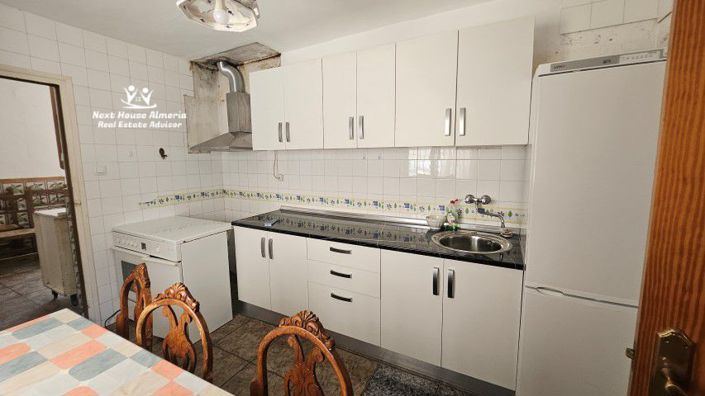 Image No.39-3 Bed Townhouse for sale