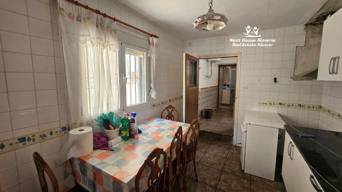 Image No.40-3 Bed Townhouse for sale