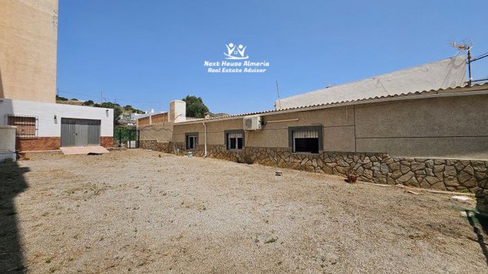 Image No.9-3 Bed Townhouse for sale