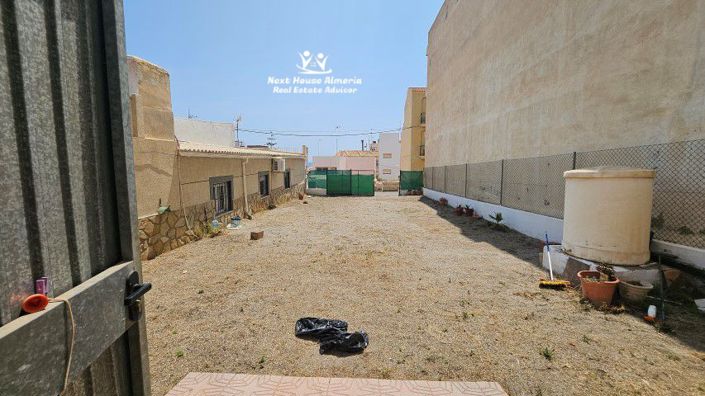 Image No.14-3 Bed Townhouse for sale