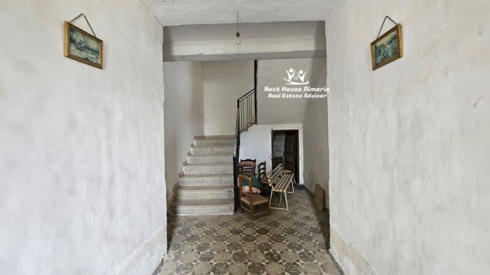 Image No.18-9 Bed Townhouse for sale