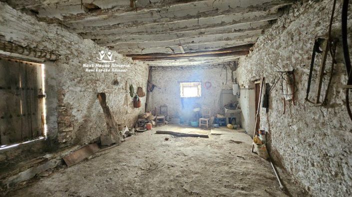 Image No.25-9 Bed Townhouse for sale