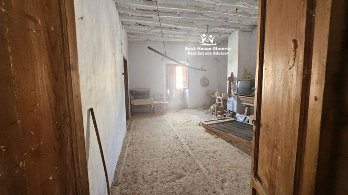 Image No.39-9 Bed Townhouse for sale