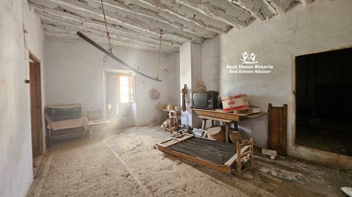 Image No.41-9 Bed Townhouse for sale