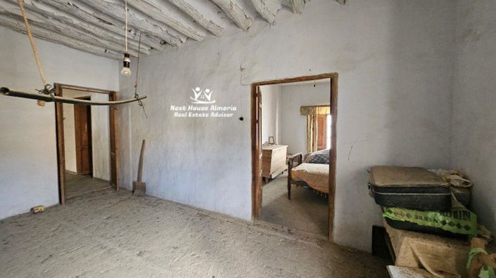 Image No.42-9 Bed Townhouse for sale