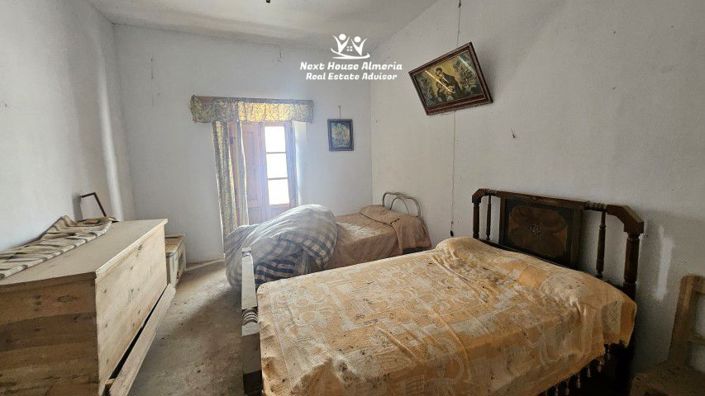 Image No.44-9 Bed Townhouse for sale