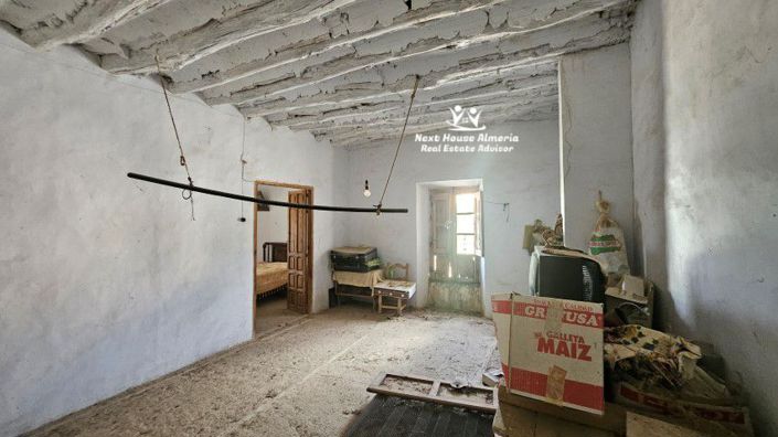 Image No.48-9 Bed Townhouse for sale