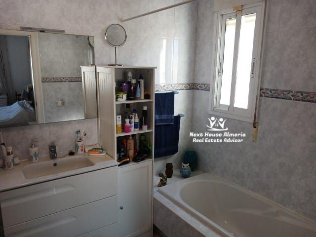 Image No.18-4 Bed Villa for sale