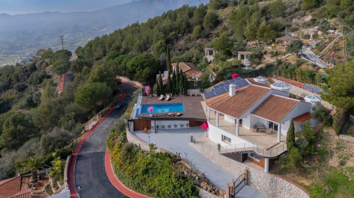 Image No.3-7 Bed Villa for sale