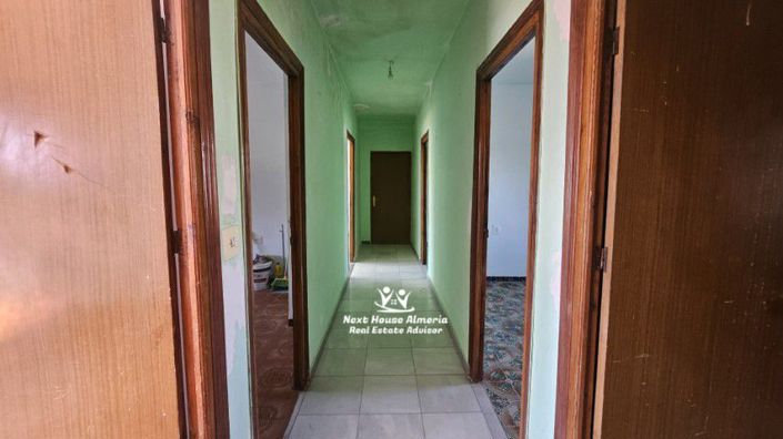 Image No.18-9 Bed Townhouse for sale