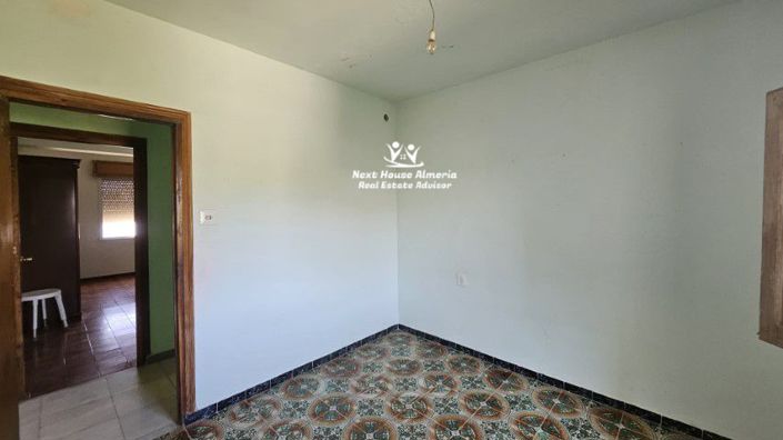 Image No.27-9 Bed Townhouse for sale