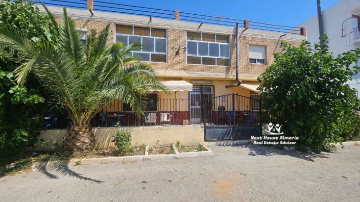 Image No.3-9 Bed Townhouse for sale