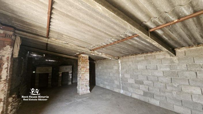 Image No.41-9 Bed Townhouse for sale