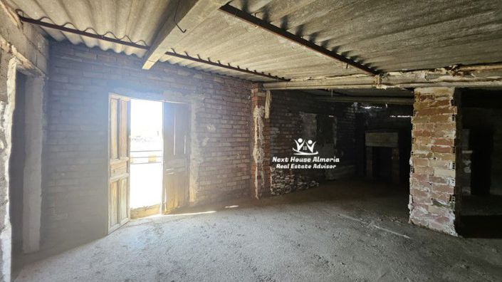 Image No.42-9 Bed Townhouse for sale