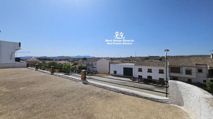 Image No.44-9 Bed Townhouse for sale