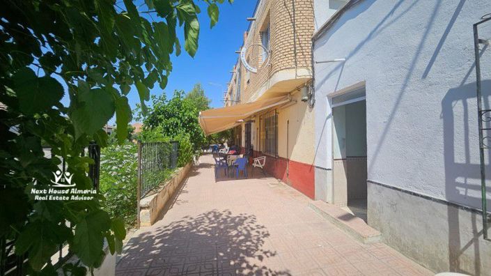 Image No.5-9 Bed Townhouse for sale