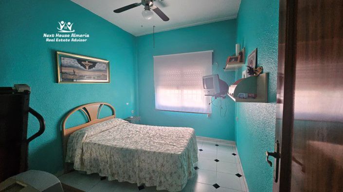 Image No.25-3 Bed Townhouse for sale