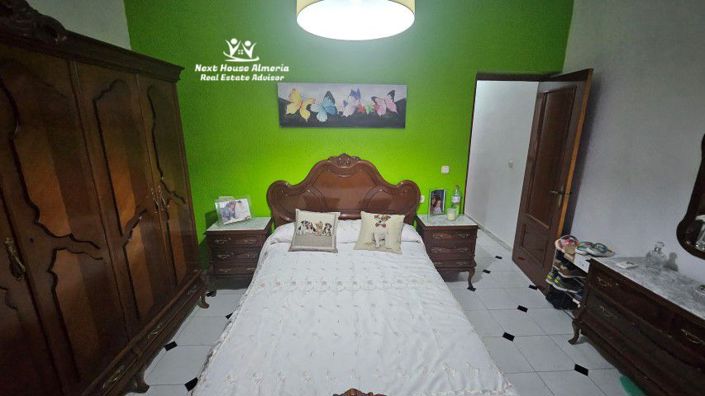 Image No.33-3 Bed Townhouse for sale