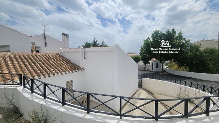 Image No.10-4 Bed Townhouse for sale