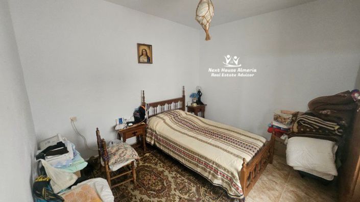 Image No.36-4 Bed Townhouse for sale