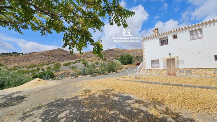 Image No.25-4 Bed Country House for sale