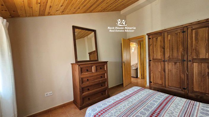 Image No.42-4 Bed Country House for sale