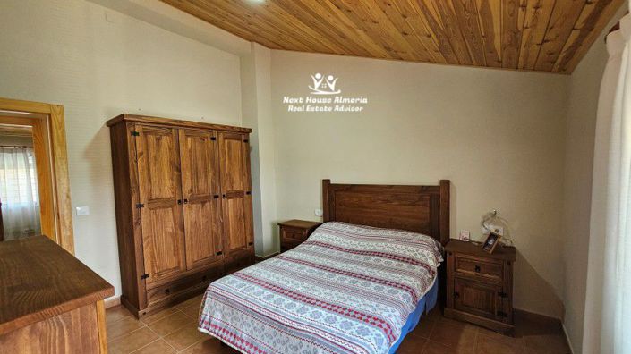 Image No.44-4 Bed Country House for sale