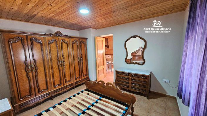 Image No.10-4 Bed Country House for sale