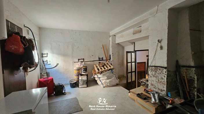 Image No.20-4 Bed Townhouse for sale