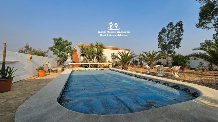Image No.1-3 Bed Villa for sale