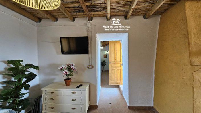 Image No.19-3 Bed Country House for sale