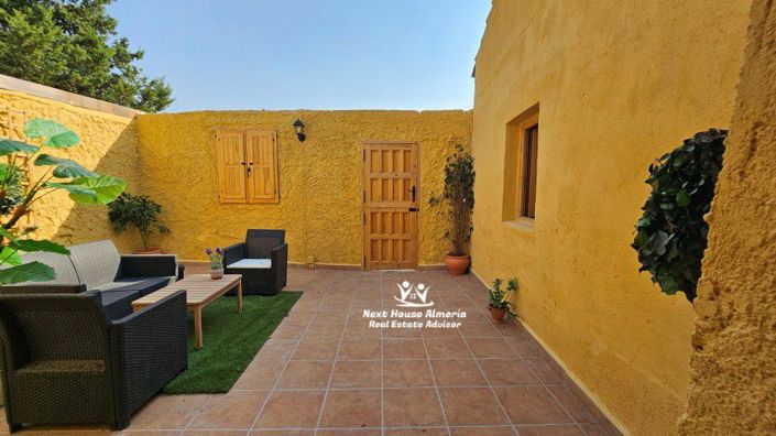 Image No.20-3 Bed Country House for sale