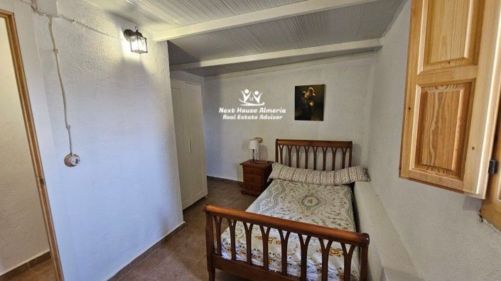 Image No.35-3 Bed Country House for sale