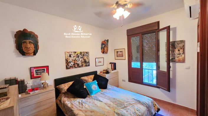 Image No.20-2 Bed Townhouse for sale