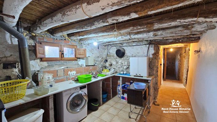 Image No.18-6 Bed Country House for sale