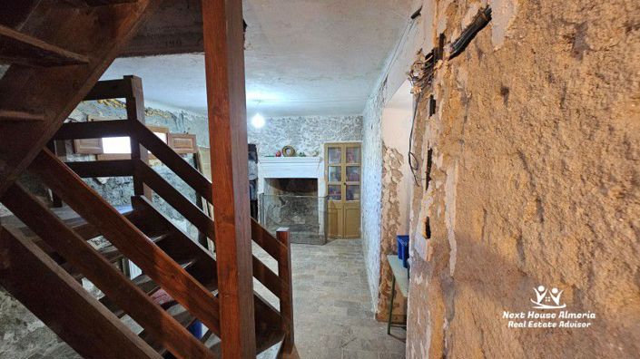 Image No.31-6 Bed Country House for sale