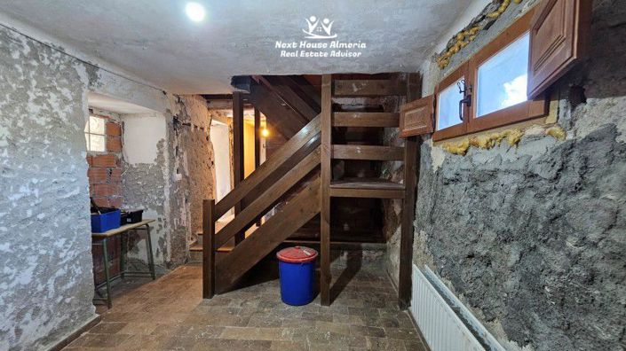 Image No.33-6 Bed Country House for sale