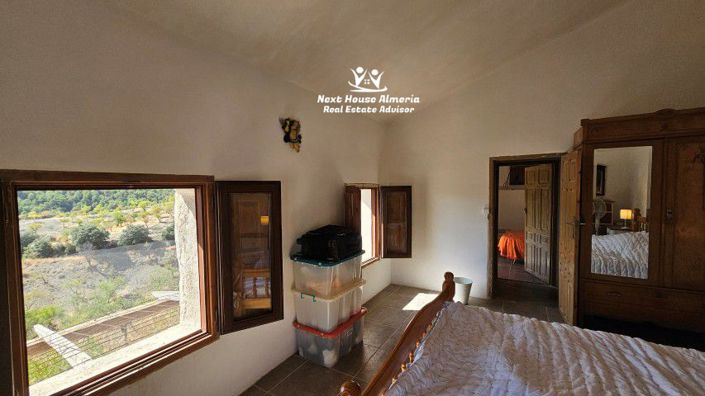 Image No.42-6 Bed Country House for sale