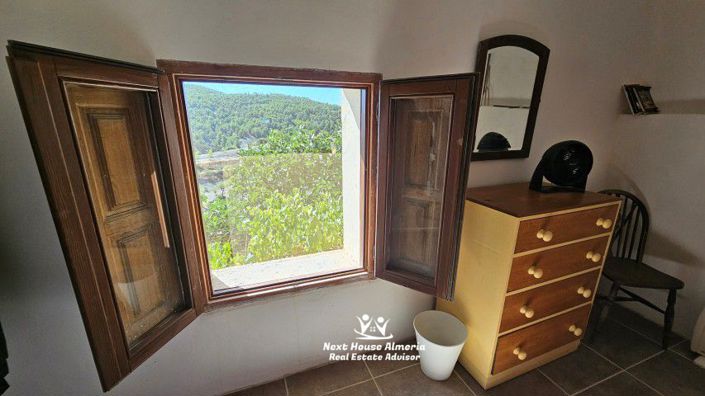 Image No.46-6 Bed Country House for sale