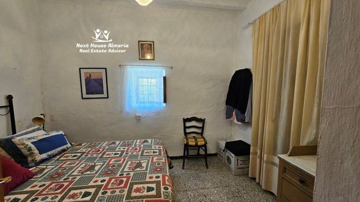 Image No.24-8 Bed Country House for sale