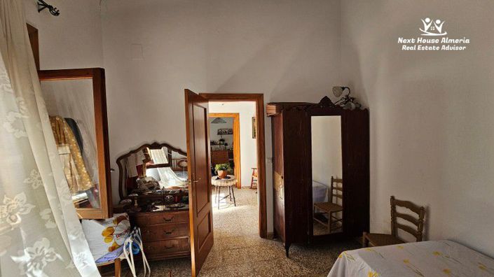 Image No.13-3 Bed Townhouse for sale