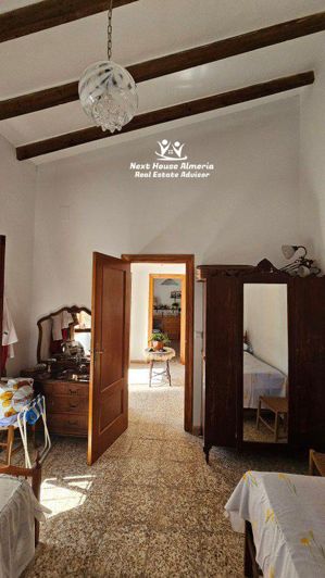 Image No.14-3 Bed Townhouse for sale