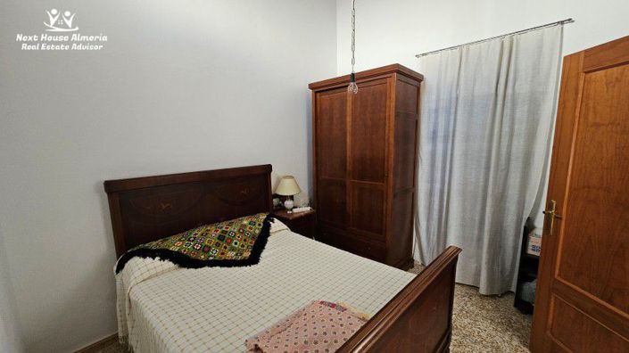 Image No.20-3 Bed Townhouse for sale