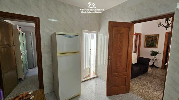 Image No.36-3 Bed Townhouse for sale