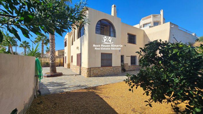 Image No.2-3 Bed Villa for sale